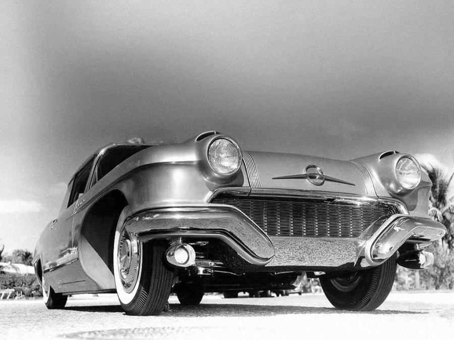  Pontiac Strato Star Concept Car 1955 года  (фото 1 из 2)
